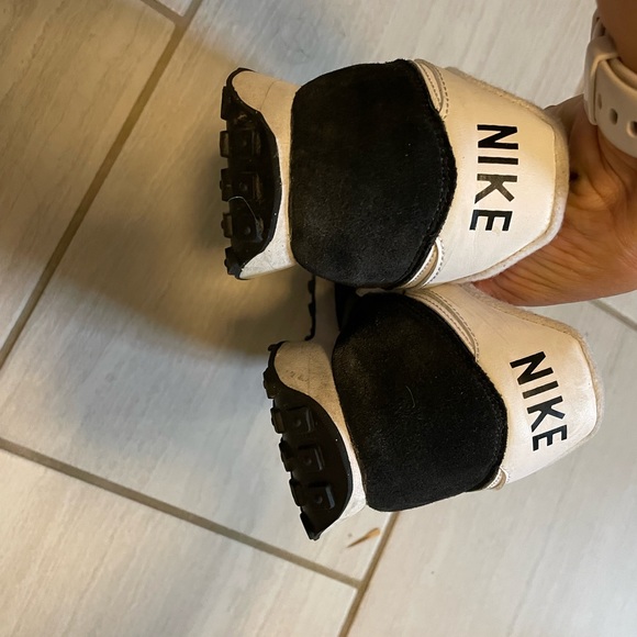 Mens Nike Sneakers size 10worn three times - Picture 3 of 4